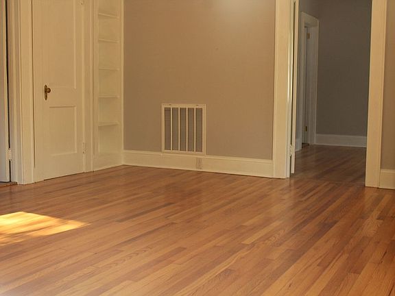5th image of 822 Cherry St