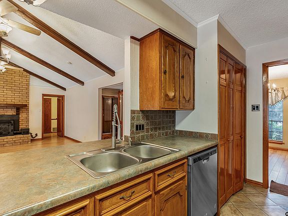 3rd image of 18293 Lakeside Dr