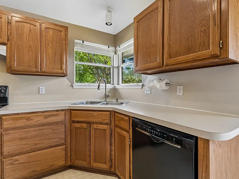 1708 Creekside Ct — Photo 16