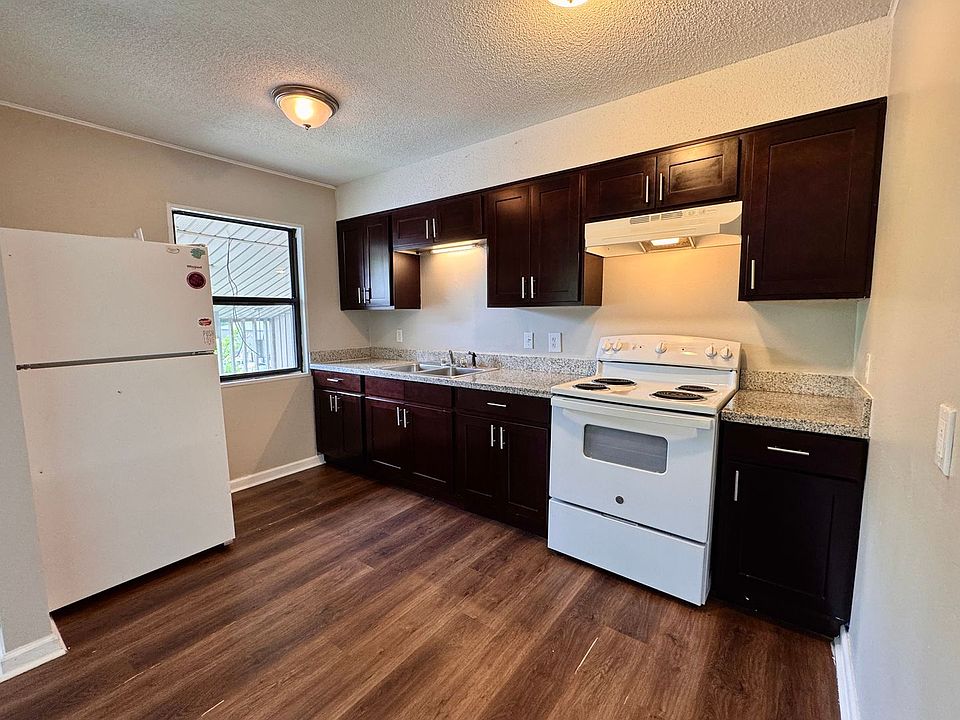 1st image of 330 S 17th St APT 14