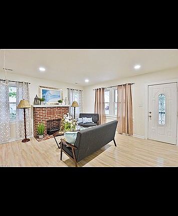 4th image of 2112 Camden Ave