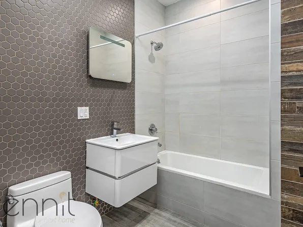 1031 Montgomery Street image 6 of 13