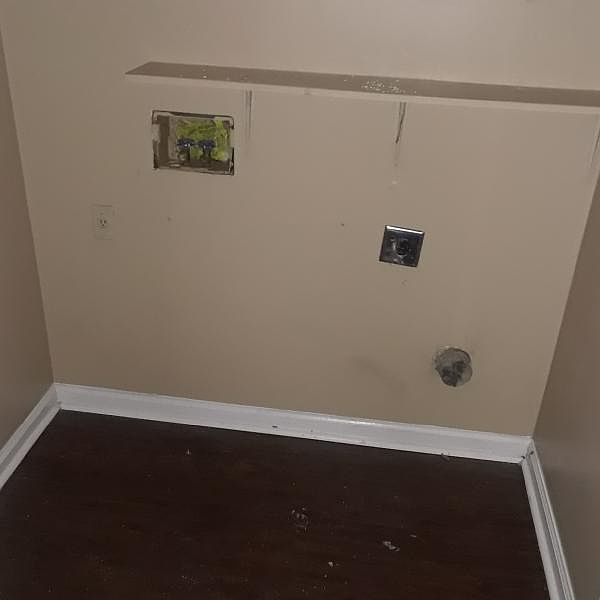 2nd image of 4065 Gouverneur St