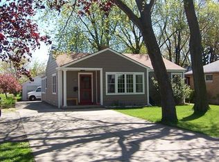 1019 Windsor Rd, Highland Park, IL 60035