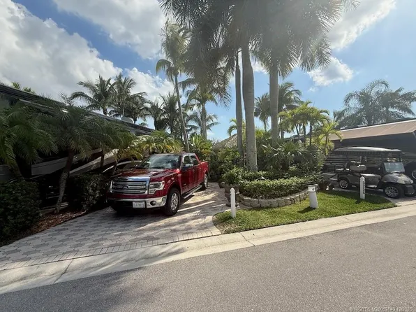 413 NW Chipshot Ln, Port Saint Lucie, FL 34986