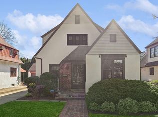 5 Brixton Rd, Garden City, NY 11530