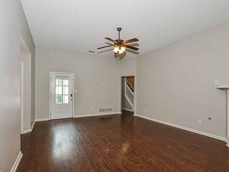 4313 Genevieve Dr — Photo 6