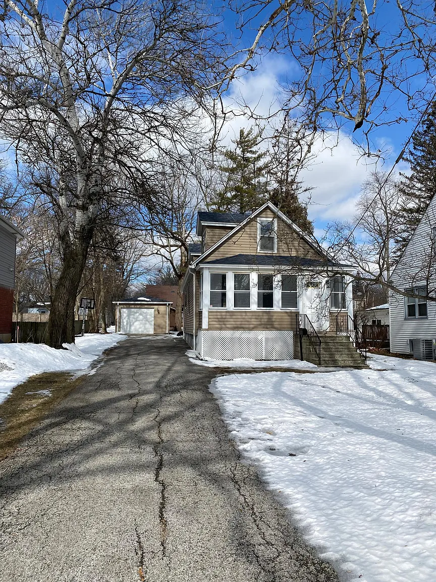 1510 Linden Rd photo 1