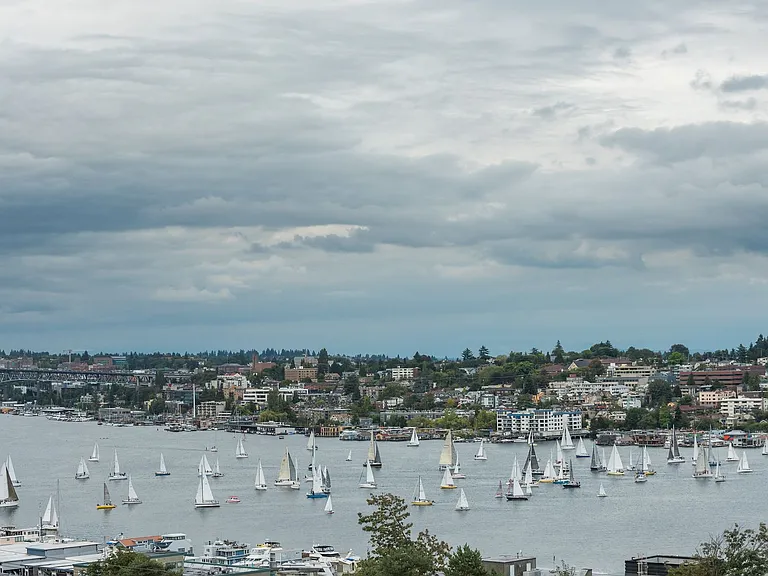 Welcome to Dexter Hayes! Modern convenience with exceptional views! — Photo 49