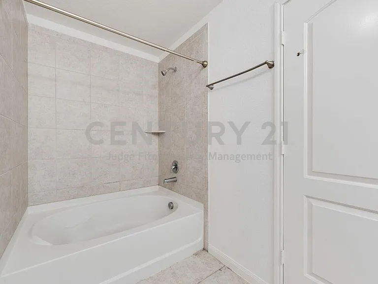 1904 Fairbanks Dr — Photo 10