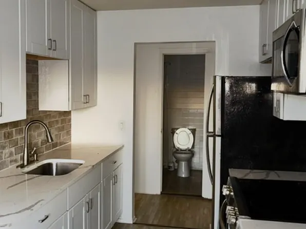 10 N James St, Peekskill, NY