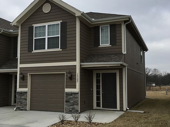 2nd image of 1522 NE Erin Ct