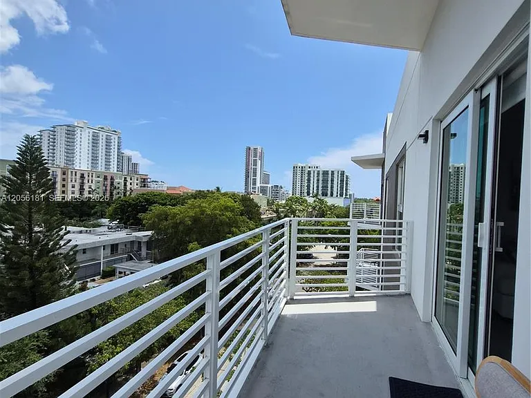 1938 Jackson St #502 — Photo 7