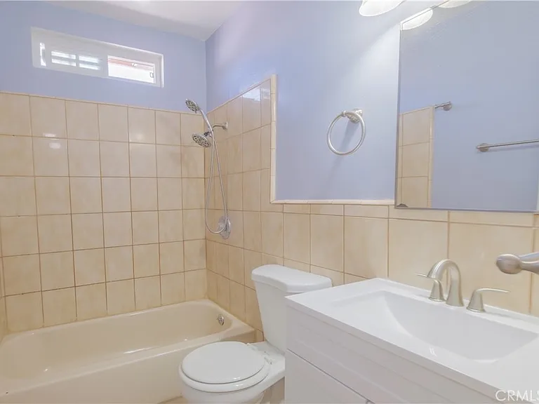4433 Triggs St E — Photo 15