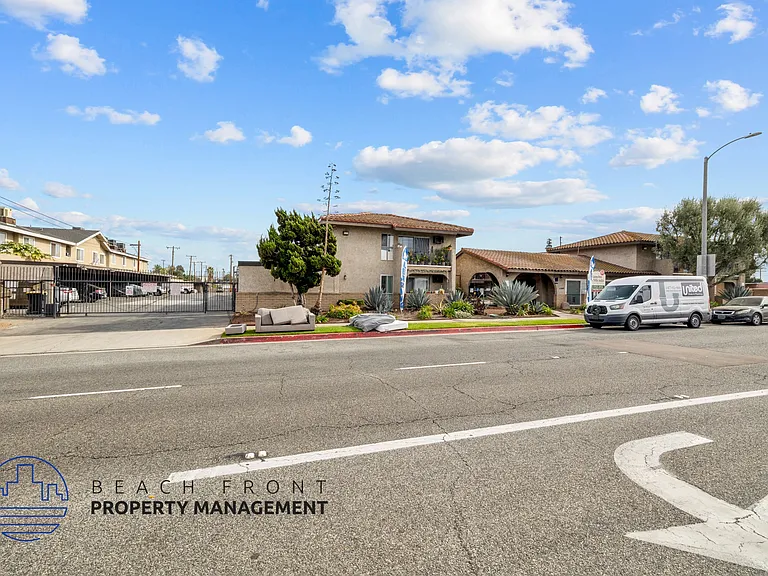 11330 La Mirada Blvd. — Photo 15