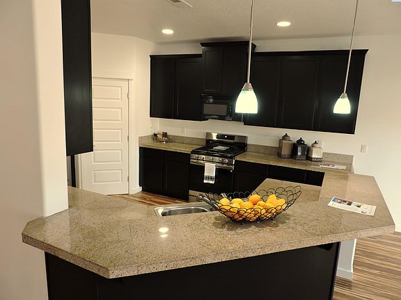 3rd image of 370 Wolverine Ct