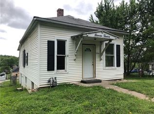 1112 E Highland Ave, Saint Joseph, MO 64505