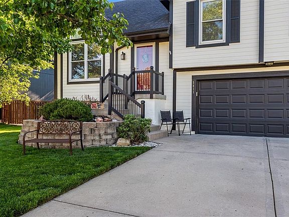 3rd image of 5811 Meadowsweet Ln
