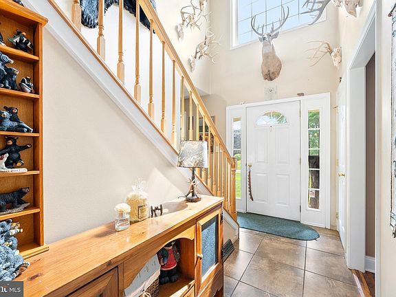 4th image of 104 Farm View Dr