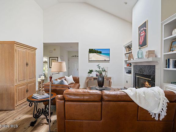 5th image of 302 Colony Green Court