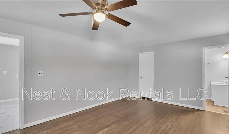 2923 S Irvington Ave — Photo 11