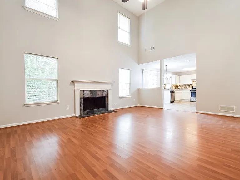 3791 Landgraf Cv — Photo 6