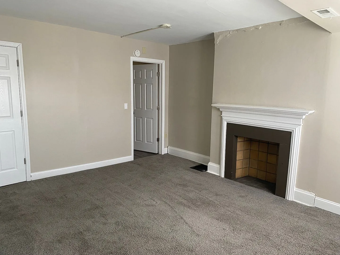2378 Neil Ave — Photo 4