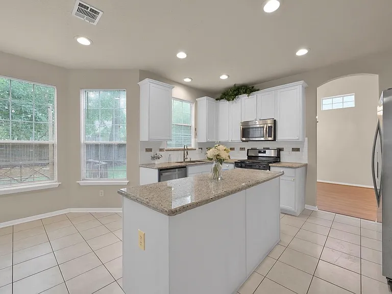 30 Hidden Meadow Dr — Photo 8