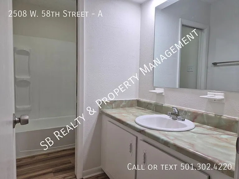 2508 W 58th St #A — Photo 13