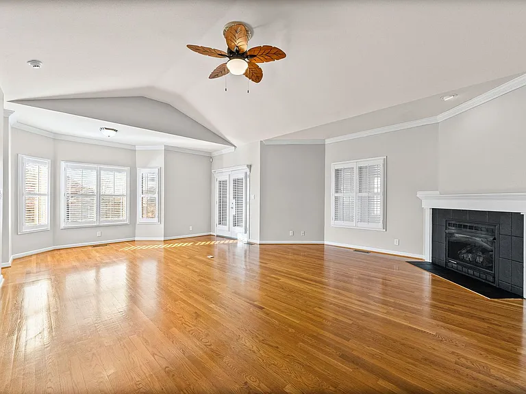 650 Appomattox Ct — Photo 8