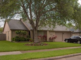 10927 Birch Dr, La Porte, TX 77571
