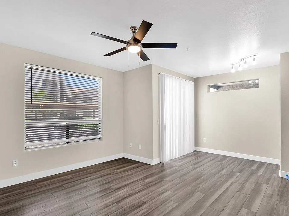 Laguna at Arrowhead Ranch apartments community photo