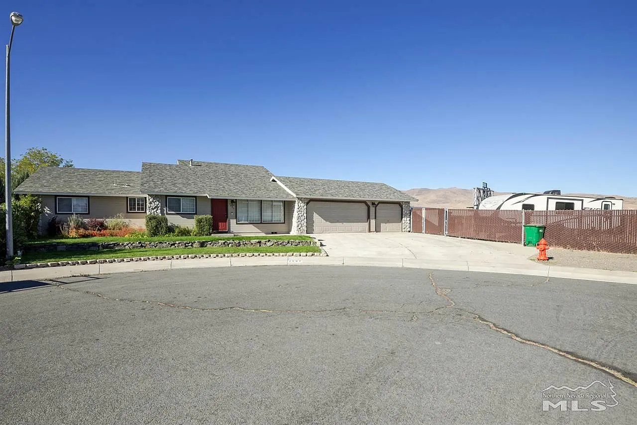 2682 Pinion Pine Dr photo 1