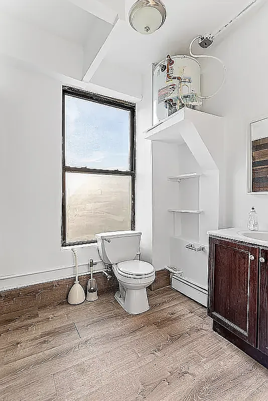 112 32nd Street — Photo 4