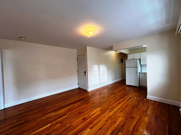 127-10 97th Ave #3 — Photo 4