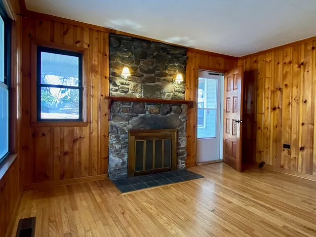 729 Asbury Rd — Photo 6