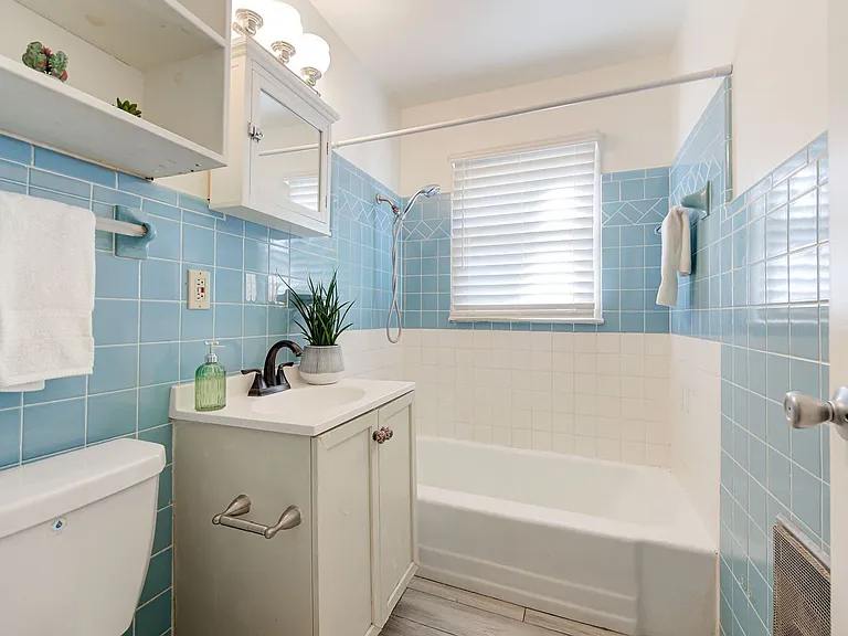 604 N Stewart Ave — Photo 23