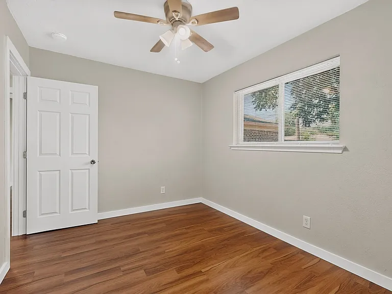 1717 Japonica Ln — Photo 24