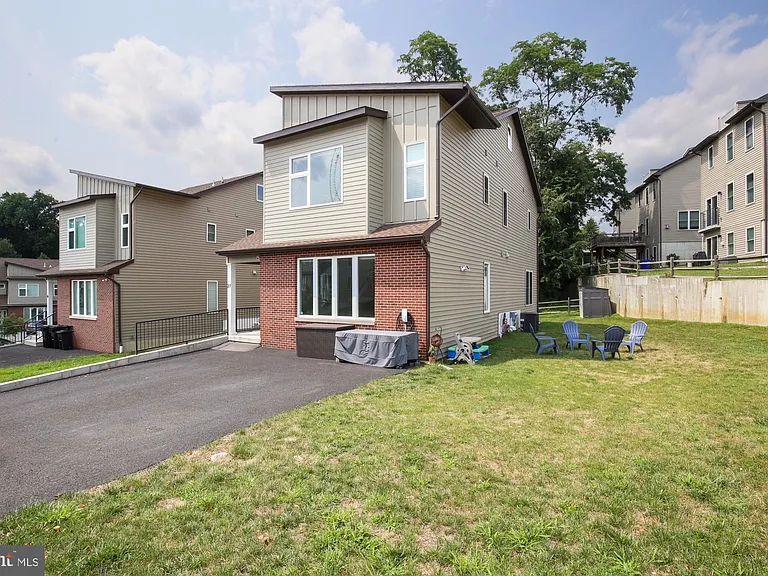 7354 Ridge Ave #27 — Photo 40
