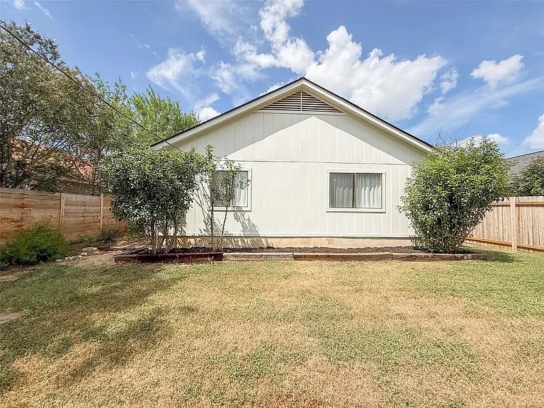 2313 Thornwild Pass — Photo 35