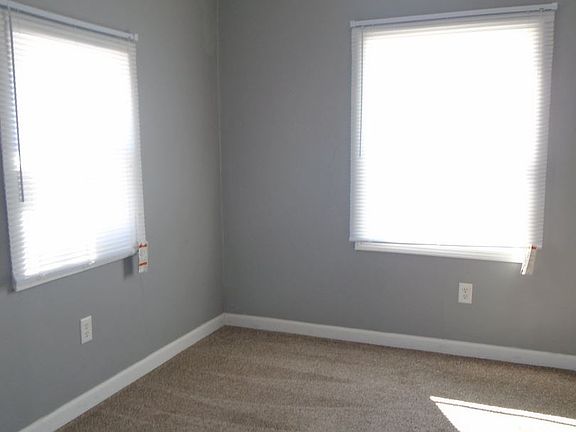 5th image of 929 N Leland Ave