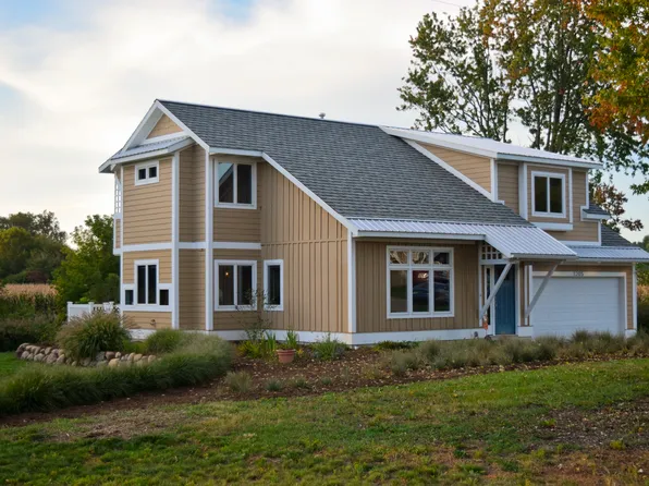1205 8th Ave, Byron Center, MI 49315