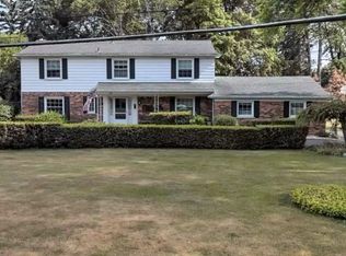 702 Parkman Dr, Bloomfield Hills, MI 48304