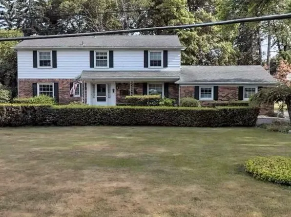 702 Parkman Dr, Bloomfield Hills, MI 48304