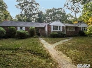 123 Brooksite Dr, Smithtown, NY 11787