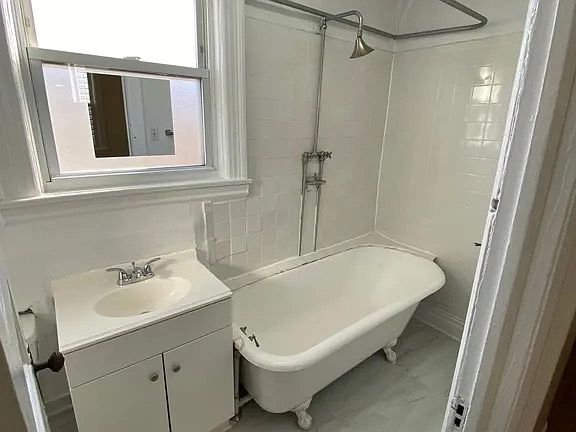 2nd image of 2257 Chatterton Ave #1R