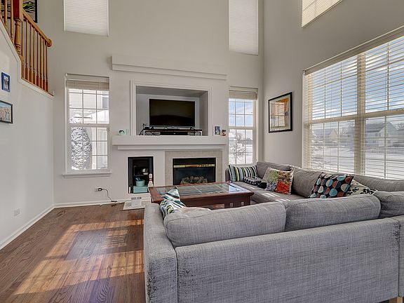 3rd image of 23901 W McMullin Cir