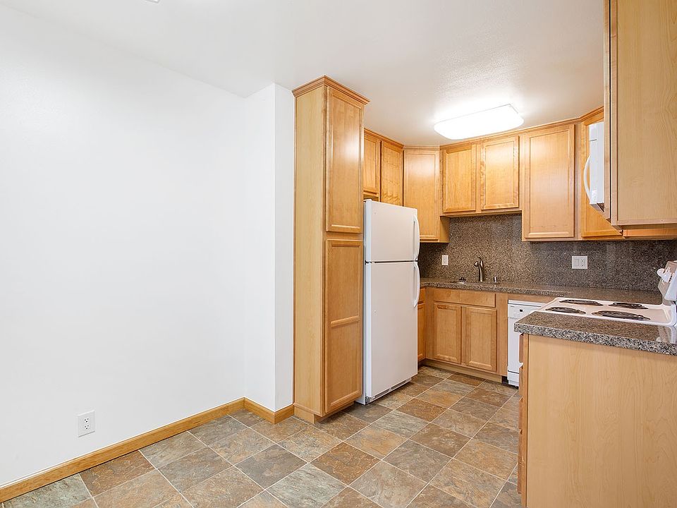 1st image of 20327 Forest Ave #8