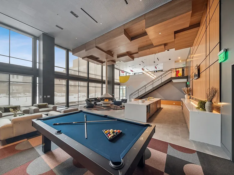 BroadwayPark_amenity_lounge (3)