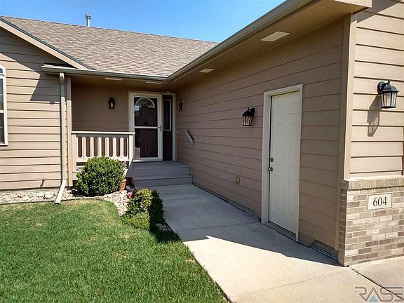 2nd image of 604 Cedar Dr